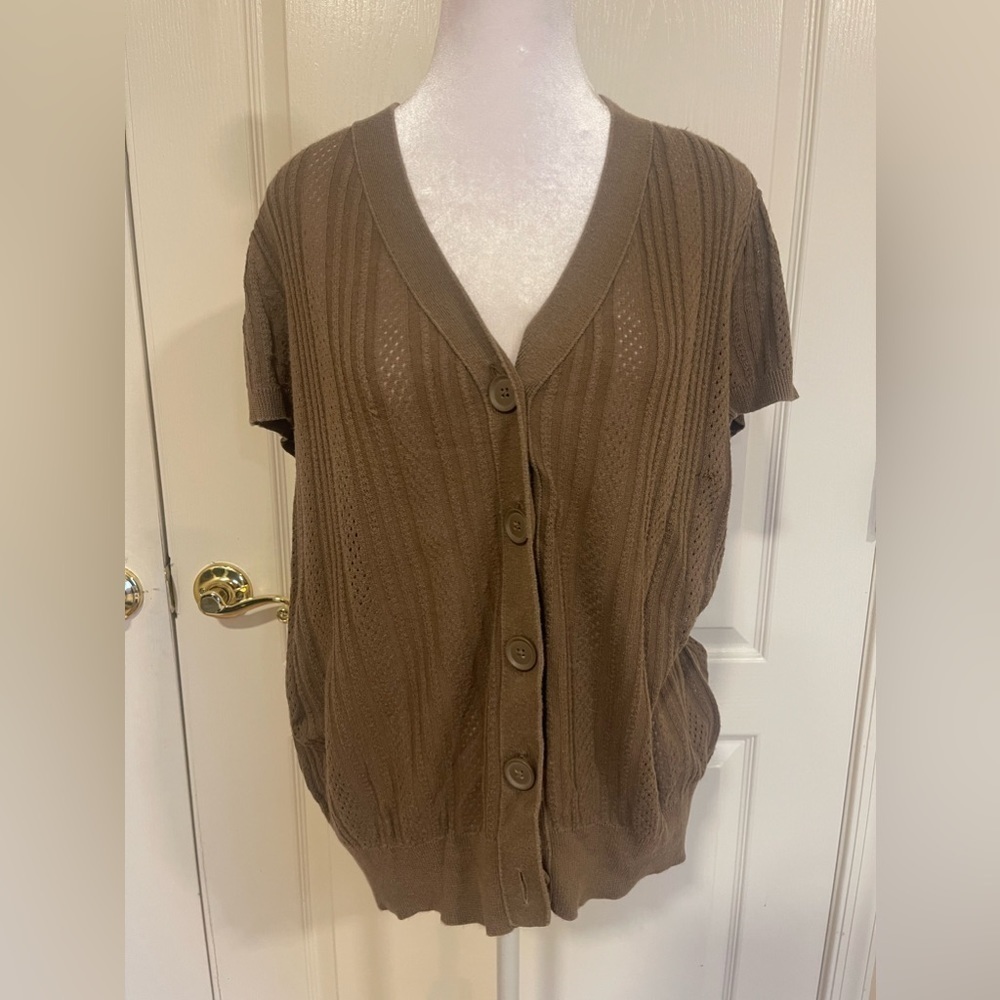Brown Mossimo button down short sleeve open knit top​​​​​​​